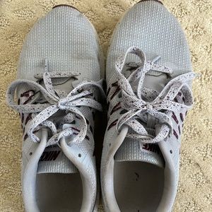 Nike Grey and Cranberry Run Swift. Size 8. Good used condition.